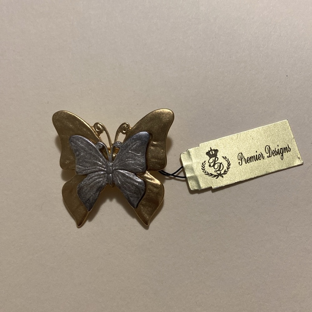 Butterfly metal brooch - Picture 5 of 8